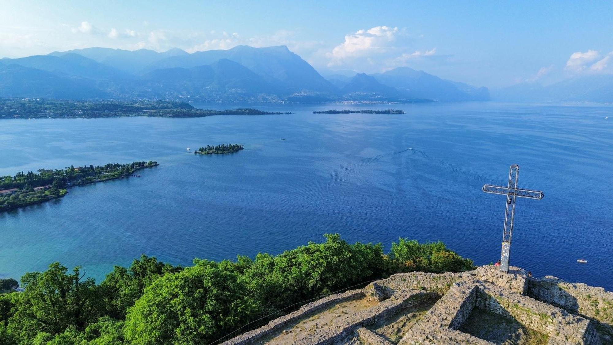 Lago Di Garda A 300M - House In Manerba มาแนร์บา เดล การ์ดา ภายนอก รูปภาพ